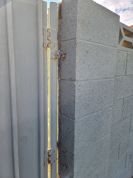 rv gate bolts separated from concrete top450x600 2